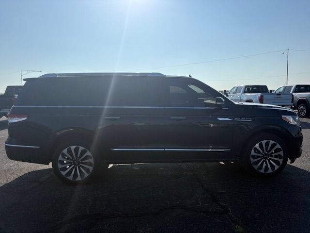 2023 Lincoln Navigator — detail view